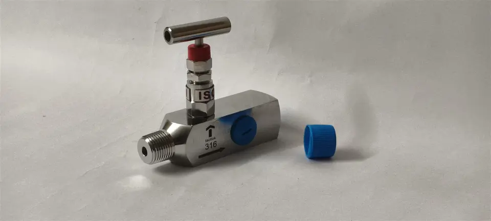 Gauge Root Valve, 6000 psi by Samvay Fluid Tekniks, supplied in Mexico