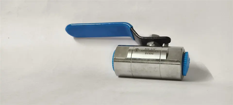 Round Body Ball Valve, 3000 psi by Samvay Fluid Tekniks